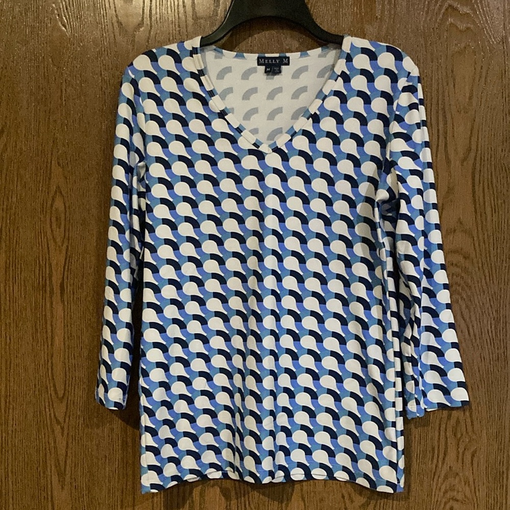 Adorable Melly M v-neck top